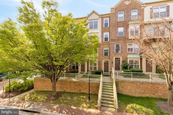 Fairfax, VA 22030,10351 SAGER AVE