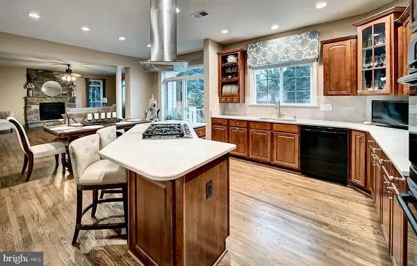 Warrenton, VA 20186,589 PINEVIEW CT