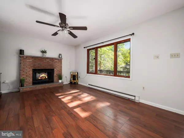 Bushkill, PA 18324,244 CANTERBURY RD