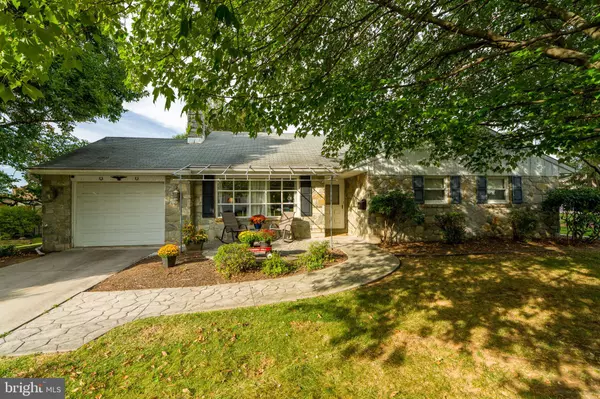 201 CARDINAL RD, Lititz, PA 17543