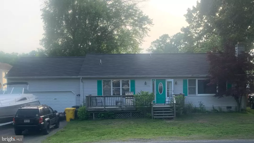 4900 THOMAS DR, Shady Side, MD 20764