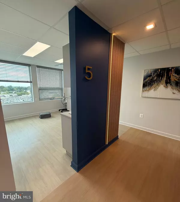 Falls Church, VA 22043,7115 LEESBURG PIKE #304