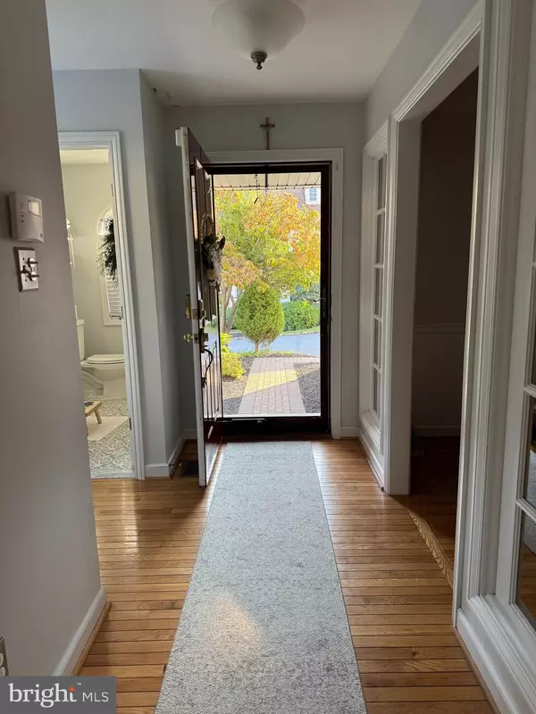 Media, PA 19063,295 PARK PL