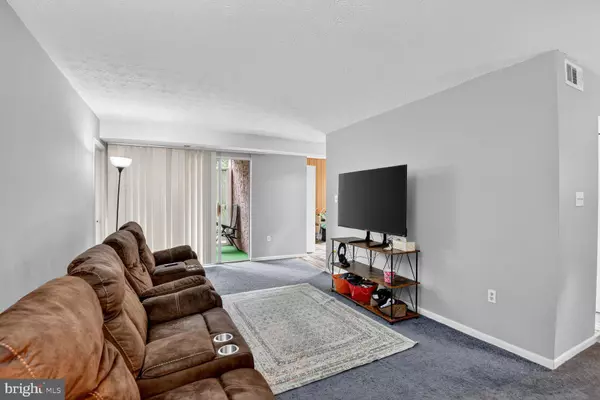 8007 MANDAN RD #203, Greenbelt, MD 20770