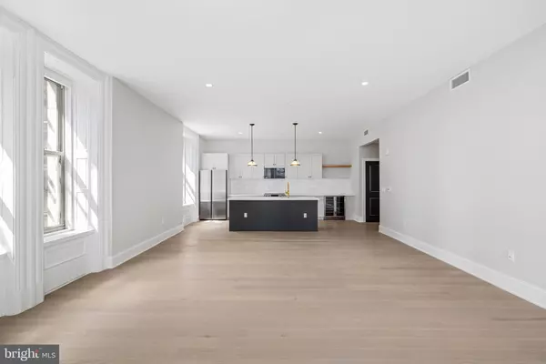 Philadelphia, PA 19102,200 S BROAD ST #201