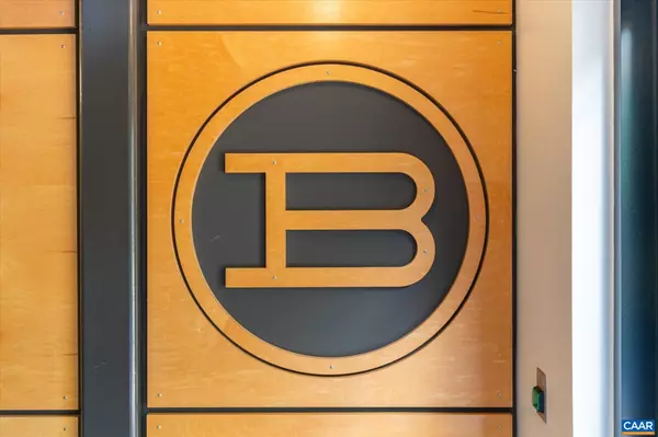 Charlottesville, VA 22902,202 DOUGLAS AVE #3D