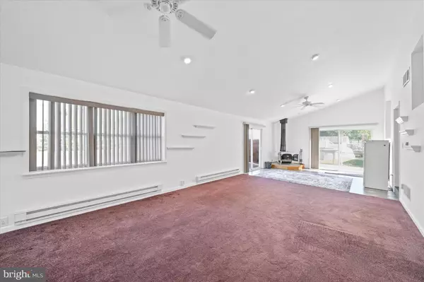 New Castle, DE 19720,25 MONTICELLO BLVD