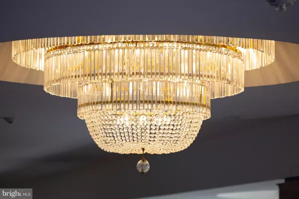 Arlington, VA 22202,1101 S ARLINGTON RIDGE RD #704