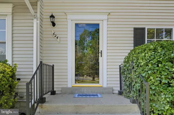 Gaithersburg, MD 20877,624 WHISPERING WIND CT