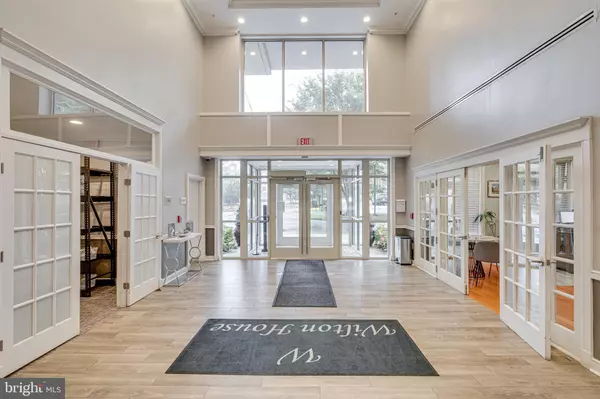 Vienna, VA 22180,2726 GALLOWS RD #801