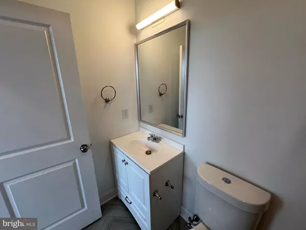 Philadelphia, PA 19121,1829 N 33RD ST #4