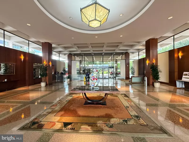 3705 S GEORGE MASON DR #2318S, Falls Church, VA 22041