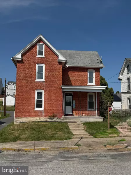 130 HAMILTON AVE, Waynesboro, PA 17268