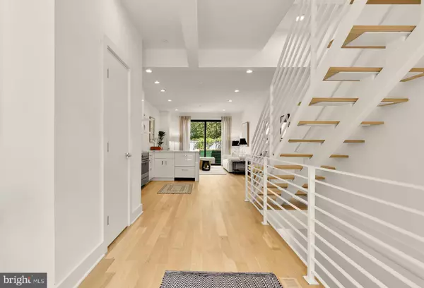 Washington, DC 20001,1205 10TH ST NW #2