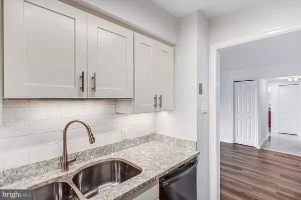 Arlington, VA 22201,1301 N COURTHOUSE RD #705