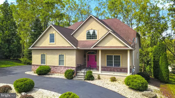 Easton, PA 18040,1908 CHERRY AVE