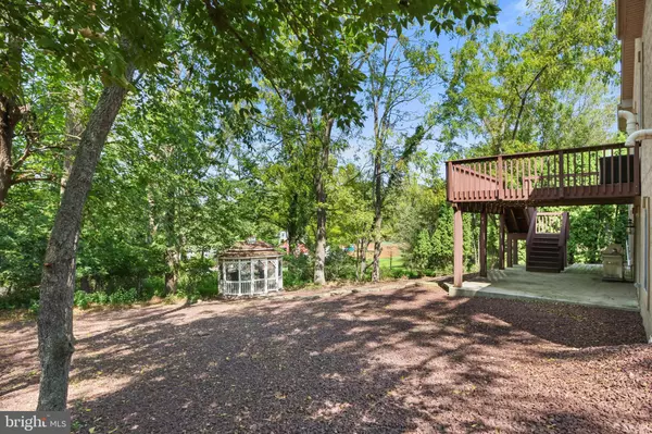 Easton, PA 18040,1908 CHERRY AVE