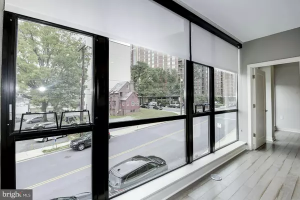 Silver Spring, MD 20910,1320 FENWICK LN #202