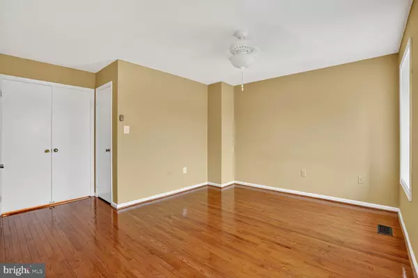 Centreville, VA 20121,6805 MALTON CT