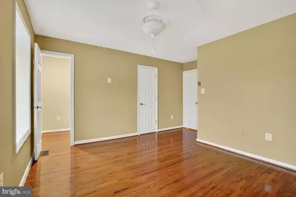 Centreville, VA 20121,6805 MALTON CT