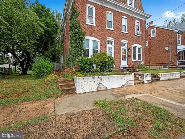 Pottstown, PA 19464,941 QUEEN ST