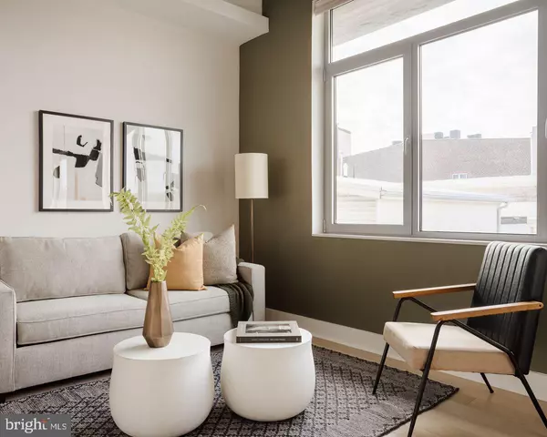 Philadelphia, PA 19106,313 RACE ST #404