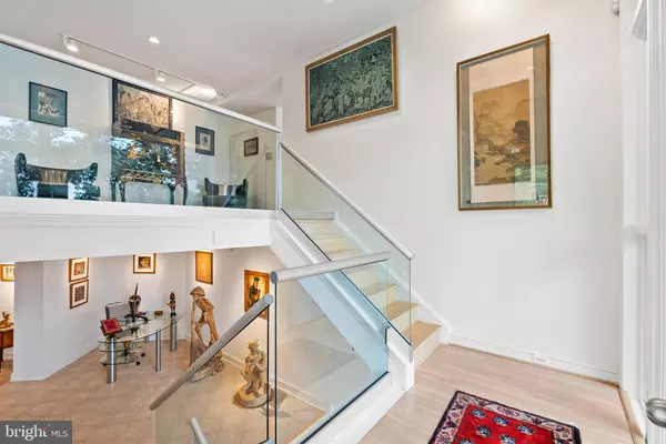 Falls Church, VA 22041,6106 BEACHWAY DR