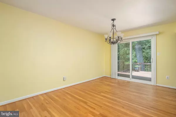 Alexandria, VA 22309,3017 BATTERSEA LN