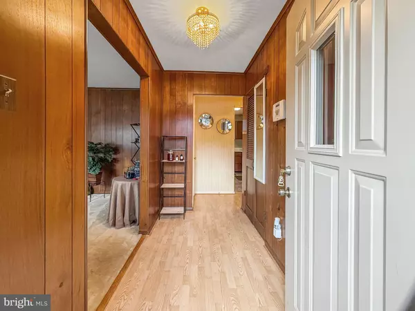 Waldorf, MD 20602,801 ROXBURY CT