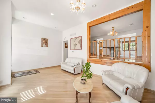 Langhorne, PA 19053,518 PEBBLE RIDGE CT