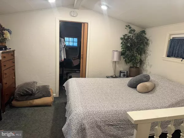 Sellersville, PA 18960,2742 HILL RD