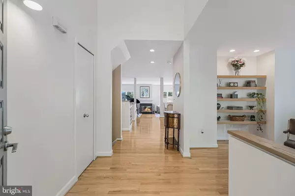 Reston, VA 20191,1933 LAKEPORT WAY