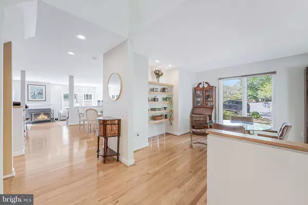 Reston, VA 20191,1933 LAKEPORT WAY