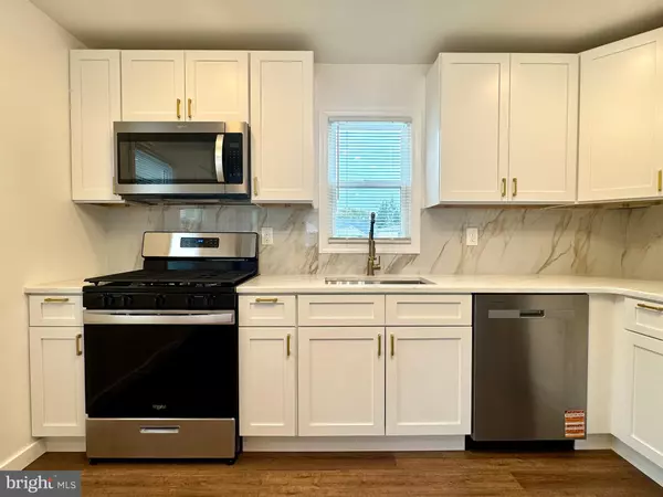 Hamilton, NJ 08610,22 WOLF DR