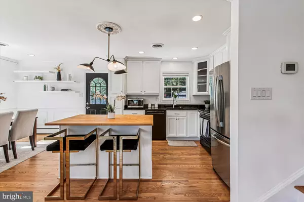 Alexandria, VA 22307,6414 16TH ST