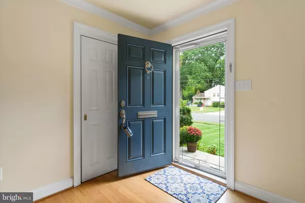 Alexandria, VA 22307,1211 WAKE FOREST DR