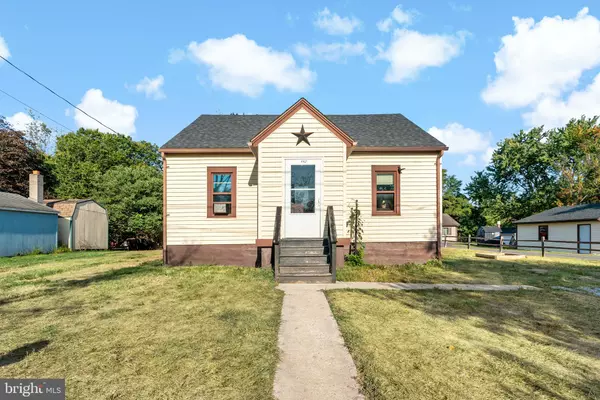 Berkeley Springs, WV 25411,110 GOLDEN LN