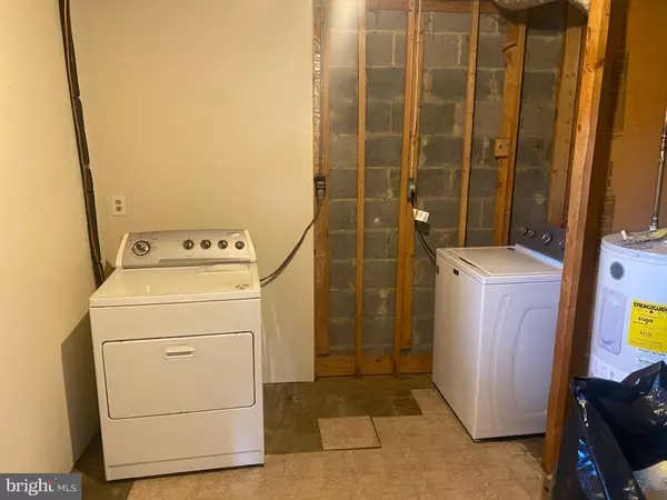 Glen Burnie, MD 21061,7957 SHETLANDS DELL