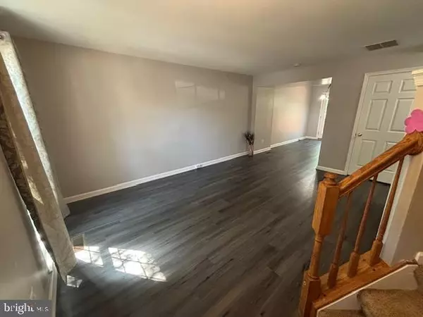 Centreville, VA 20121,6110 JENLAR DR