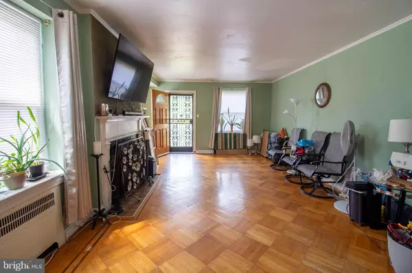 Philadelphia, PA 19131,5920 WOODBINE AVE