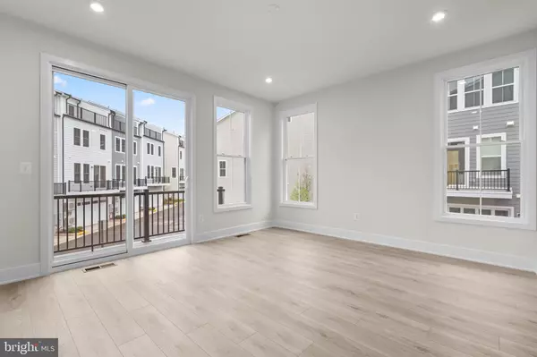 Herndon, VA 20171,2664 RIVER BIRCH RD