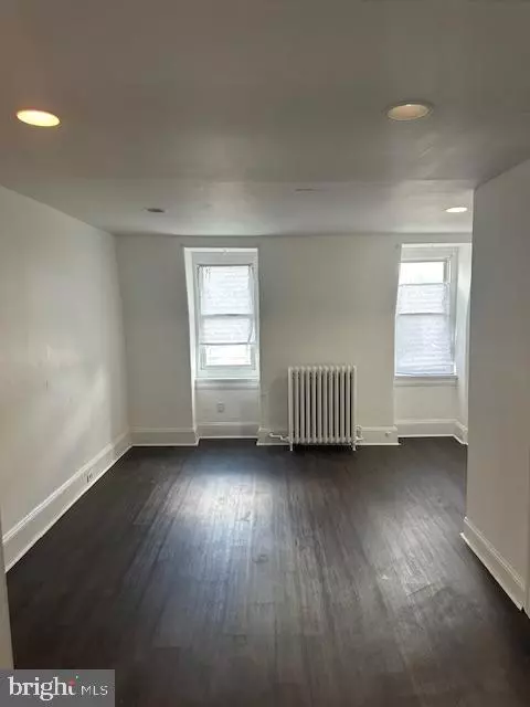 Philadelphia, PA 19153,7513 BUIST AVE #3