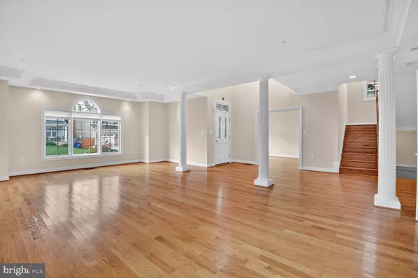 Bethesda, MD 20814,10109 DICKENS AVE