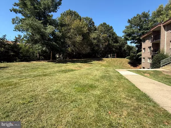 Woodbridge, VA 22192,1602 RENATE DR #302