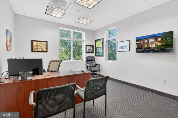 Sterling, VA 20165,46165 WESTLAKE DR #230