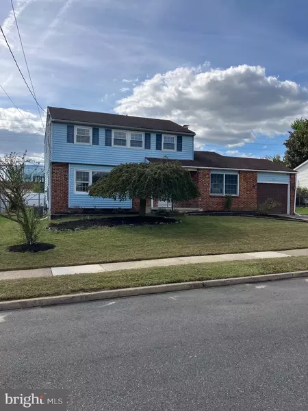 14 BENNER RD, Blackwood, NJ 08012