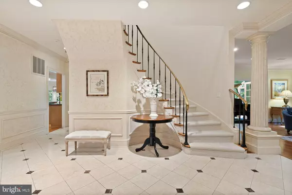 Bethesda, MD 20817,9017 CLEWERWALL DR