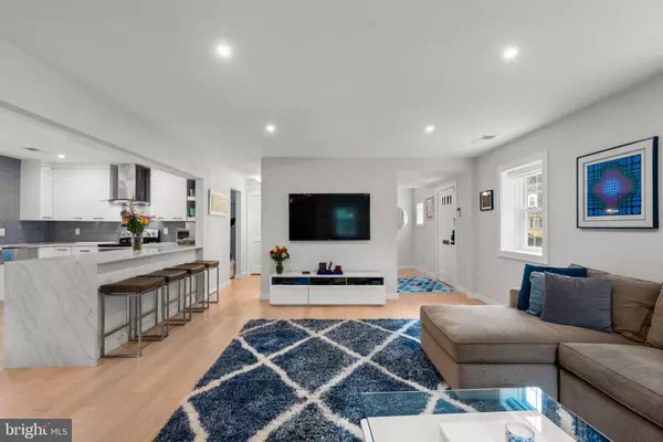 Chevy Chase, MD 20815,6700 KENWOOD FOREST LN #52