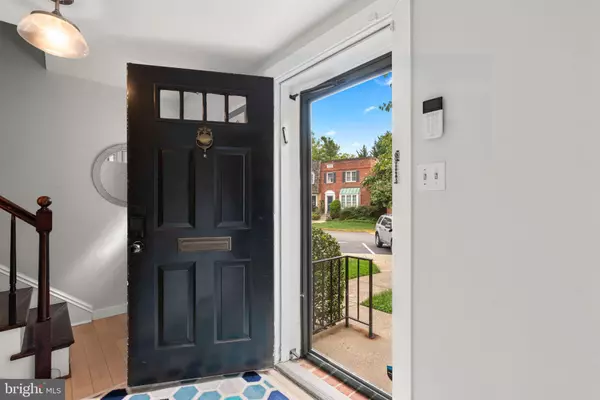 Chevy Chase, MD 20815,6700 KENWOOD FOREST LN #52