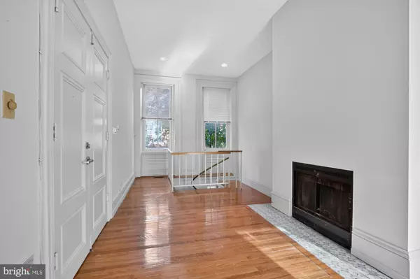 Philadelphia, PA 19130,1720 WALLACE ST #101